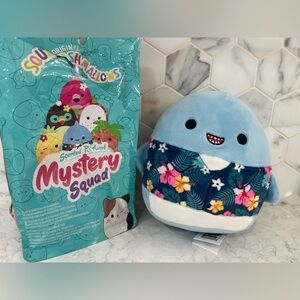 8” Gordon the Shark Squishmallows - Scented Mystery Squad Bag